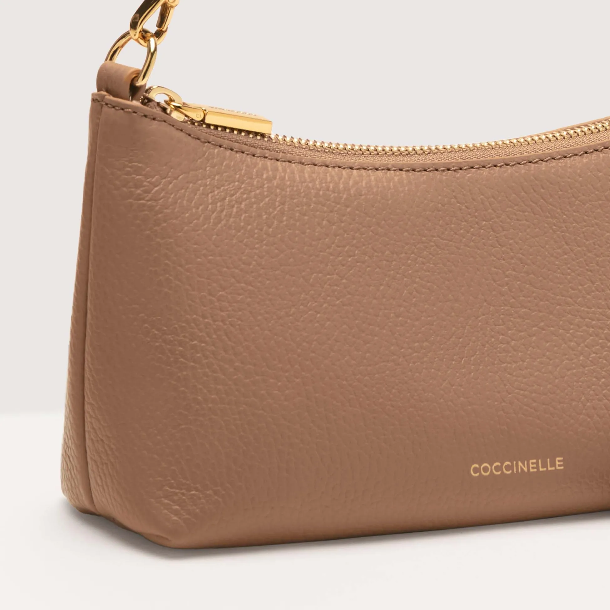 Coccinelle Aura