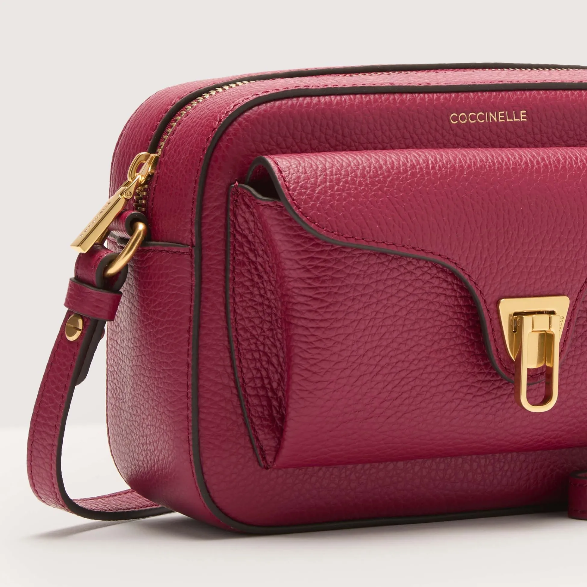 Coccinelle Beat Soft Small