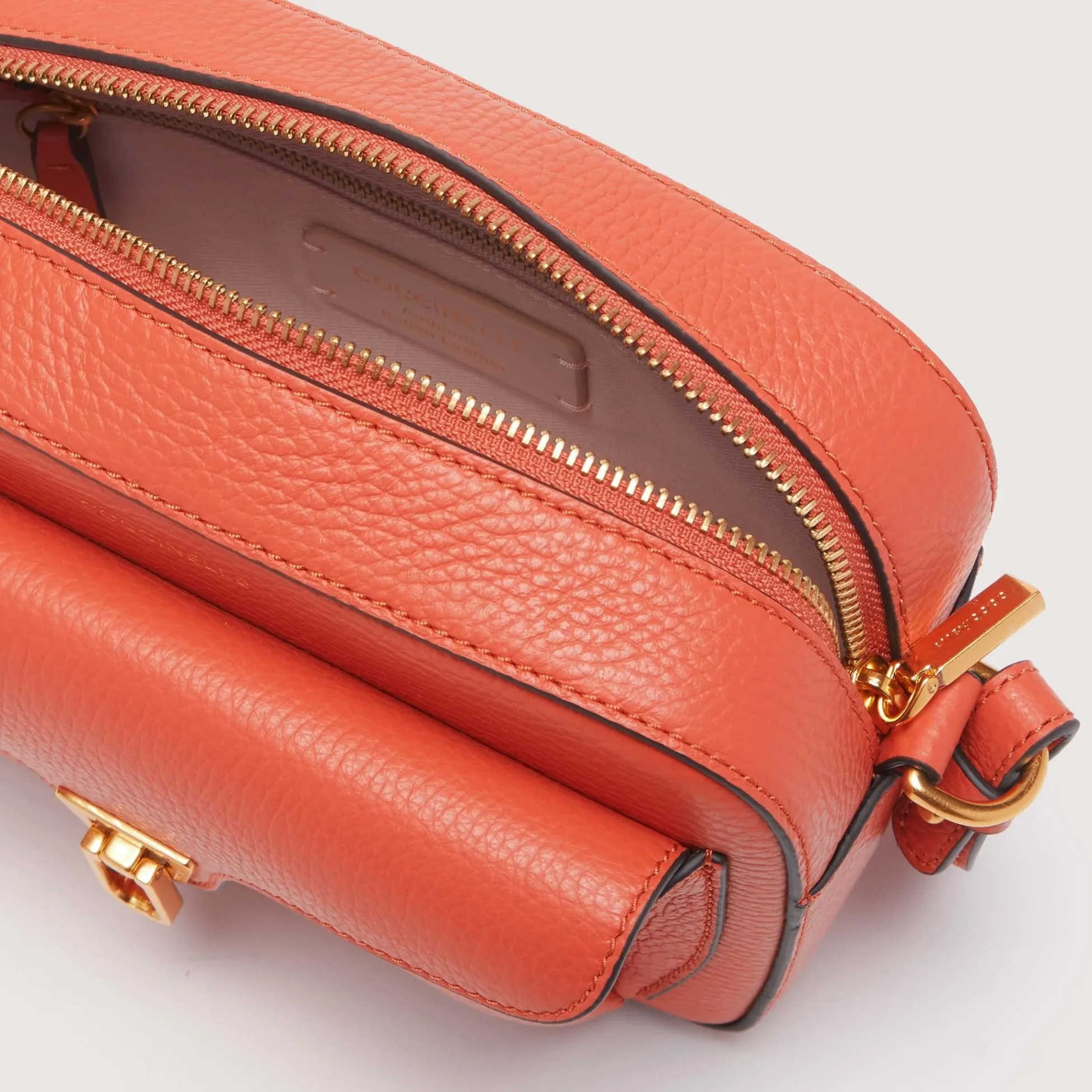 Coccinelle Beat Soft Small