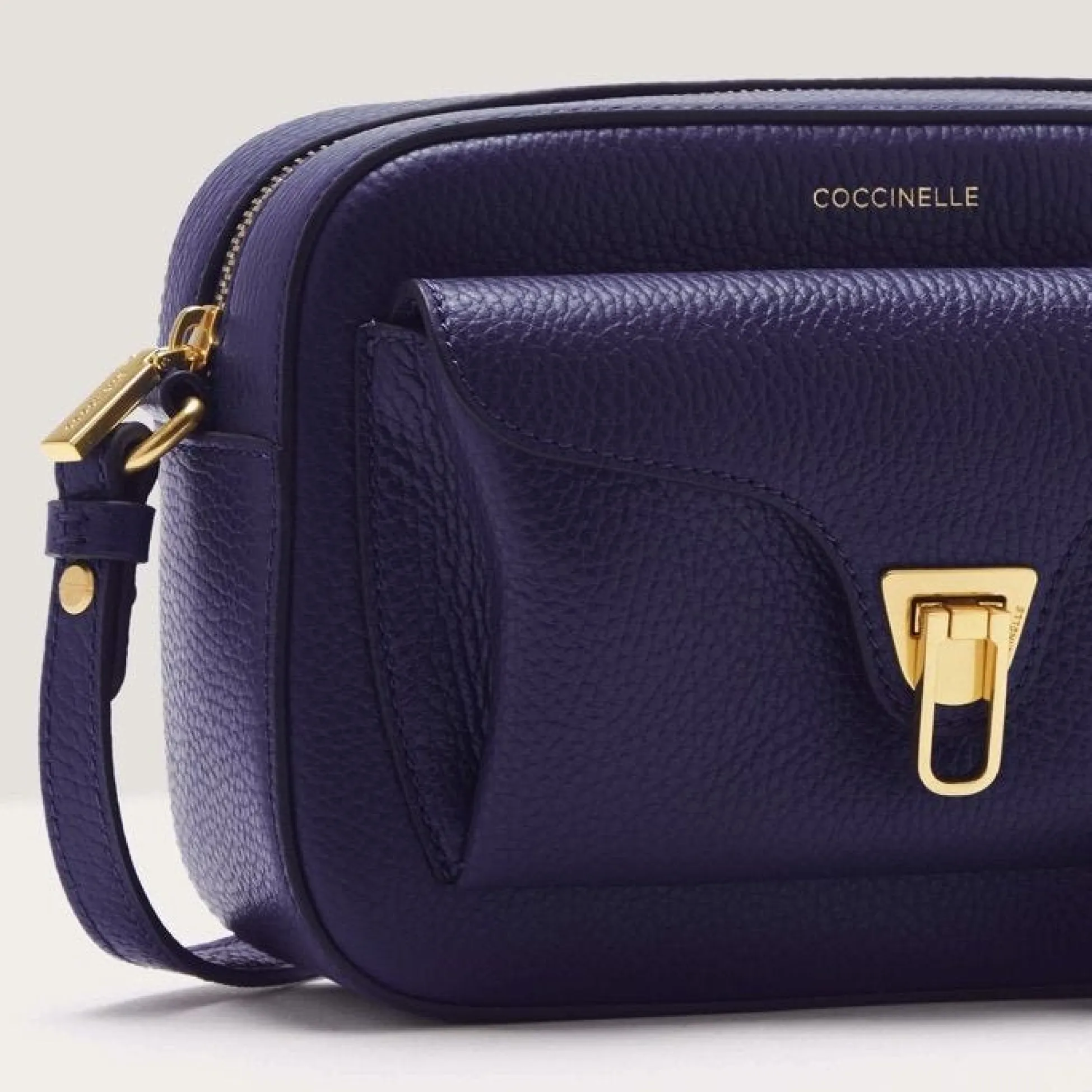 Coccinelle Beat Soft Small