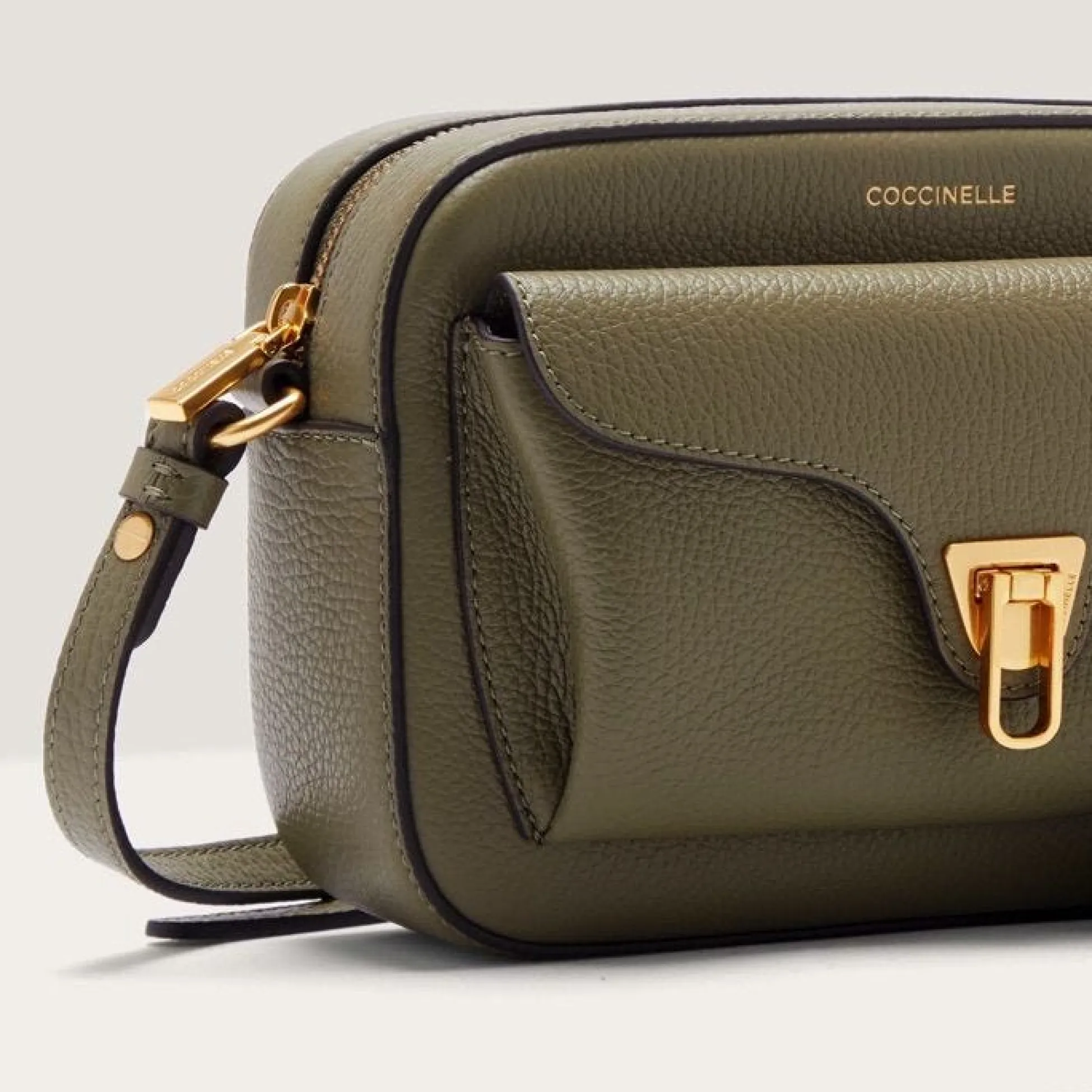 Coccinelle Beat Soft Small